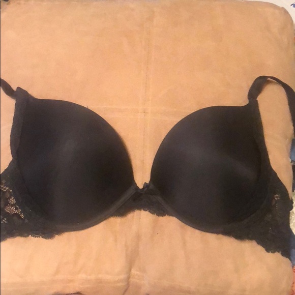 32 DD Victoria’s Secret Push-up Bra - Picture 2 of 3